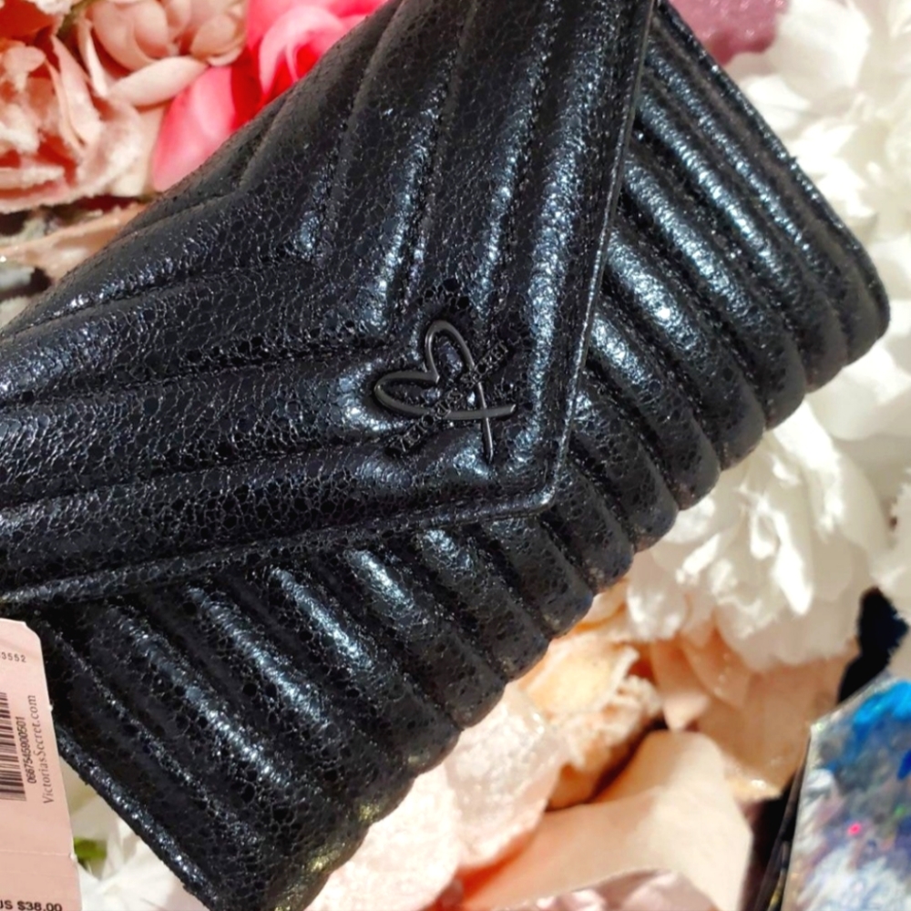 NWT Victoria's Secret Black Fashion Wristlet Wallet